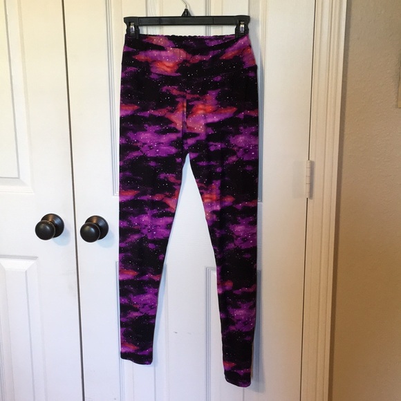 🌌Galaxy Print Buttery Soft Leggings🌌 - Picture 1 of 3